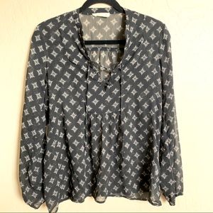 Hollister Long sleeve sheer tunic